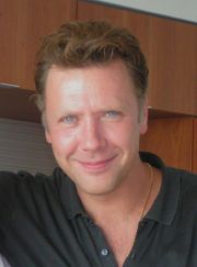 Mikael Persbrandt.jpg